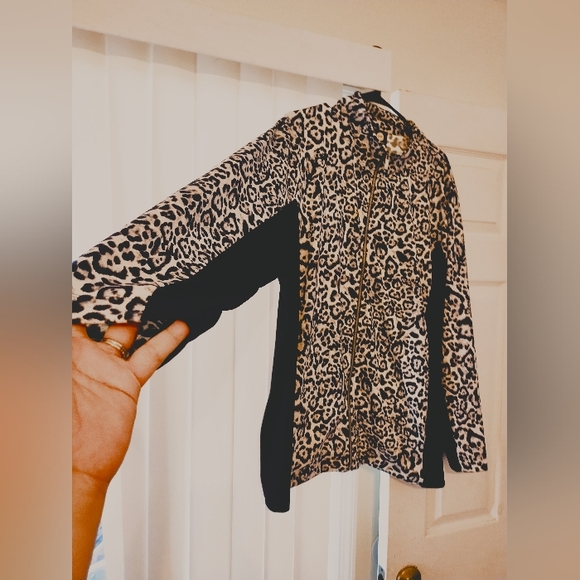 Jones New York leopard print Zip-up Sports Jacket 2X. Black accent sides - Picture 2 of 8